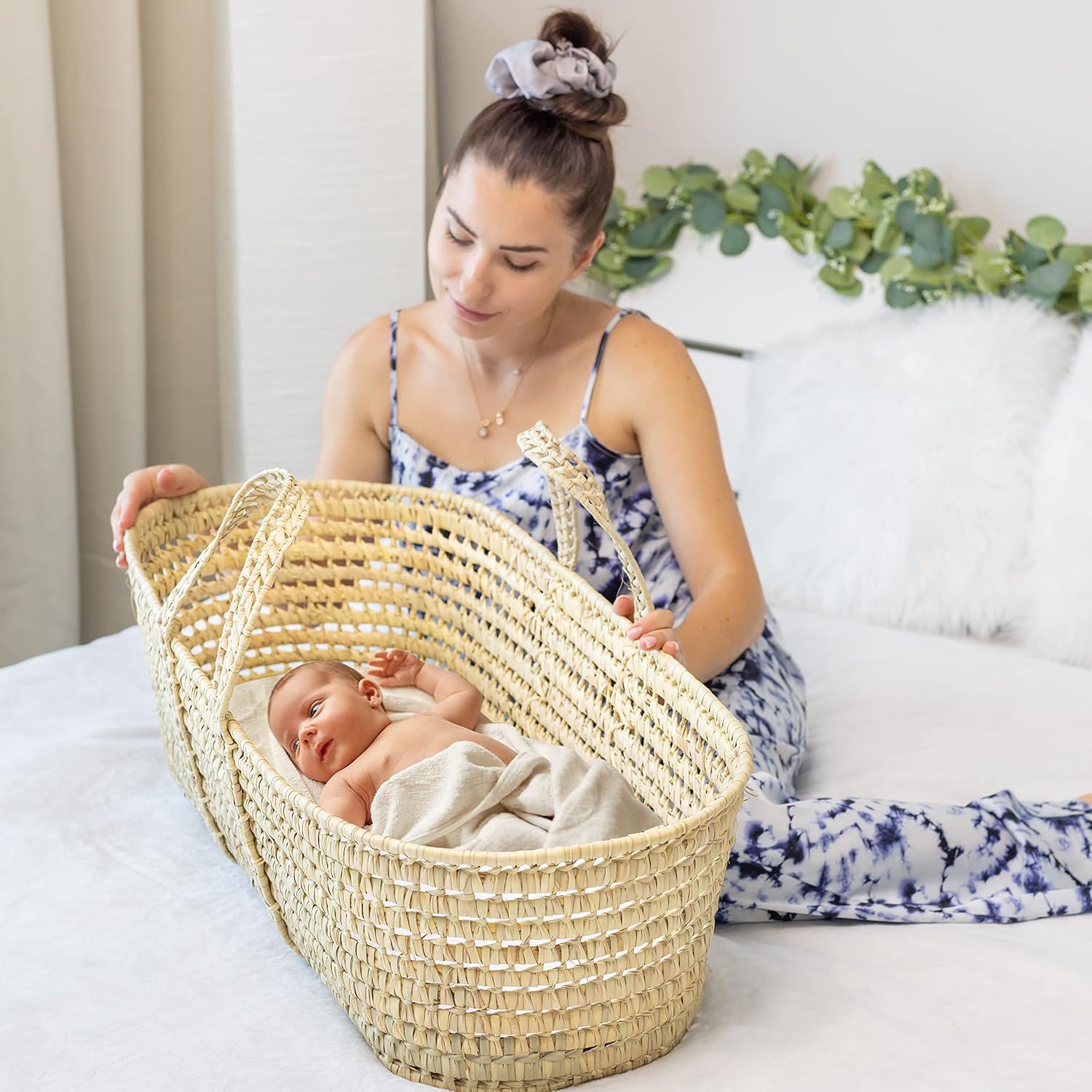 Natural Wicker Moses Basket with Mattress and Sheet Q313895