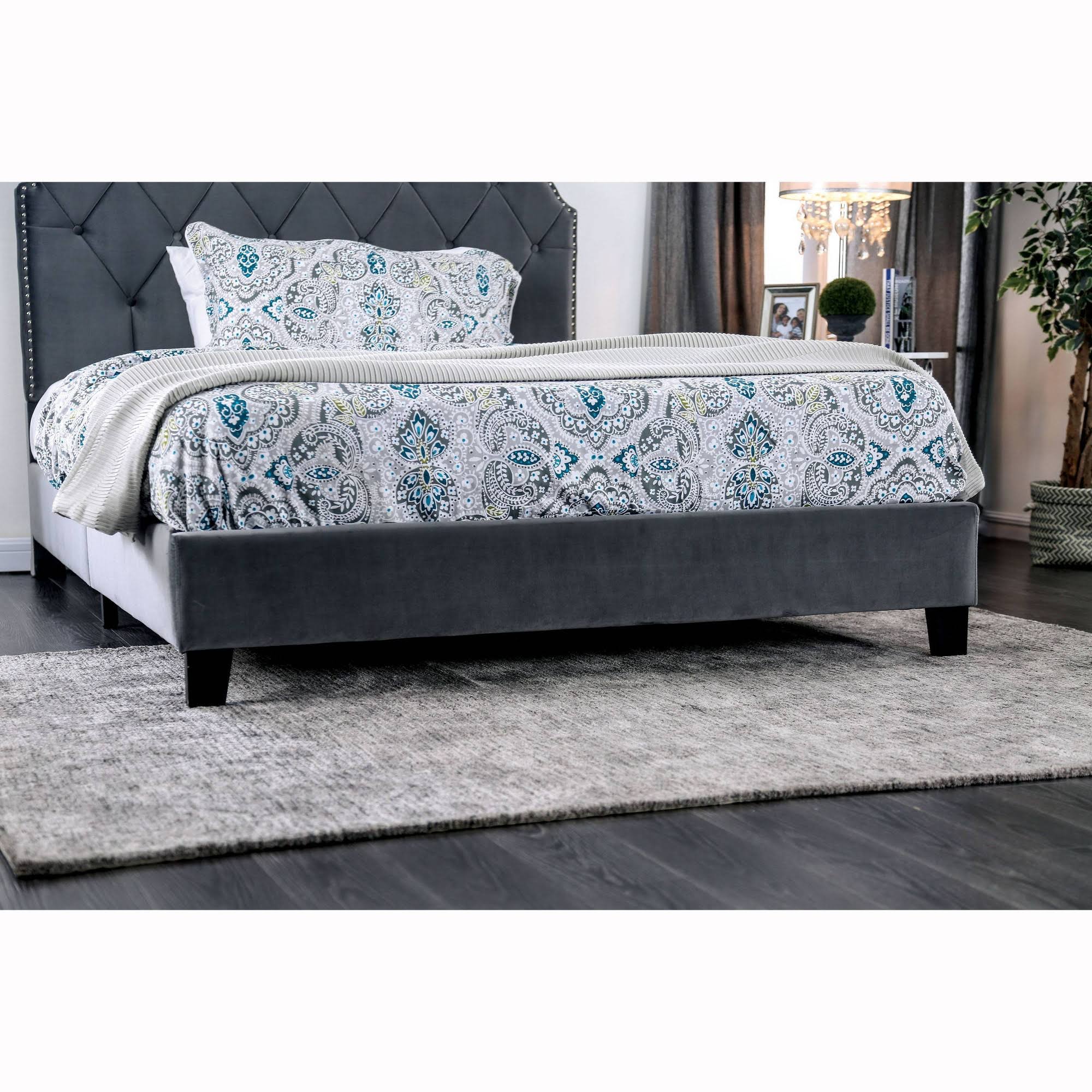 Queen Serena Tufted Upholstered Bed Gray L44938