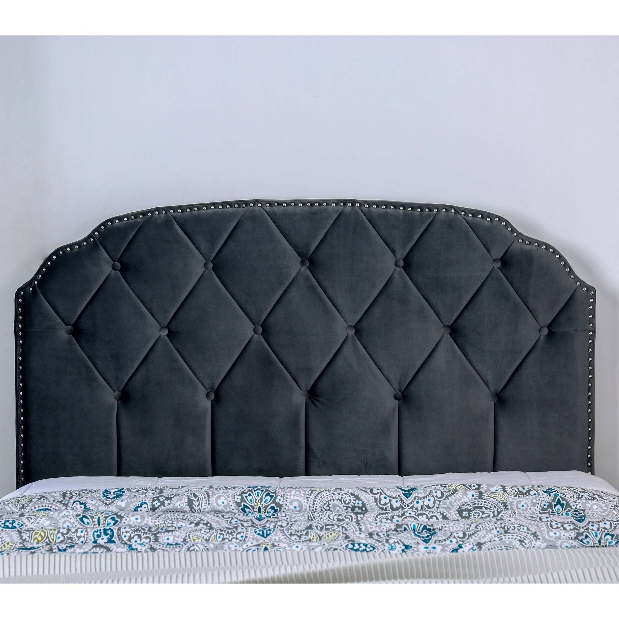 Queen Serena Tufted Upholstered Bed Gray L44938