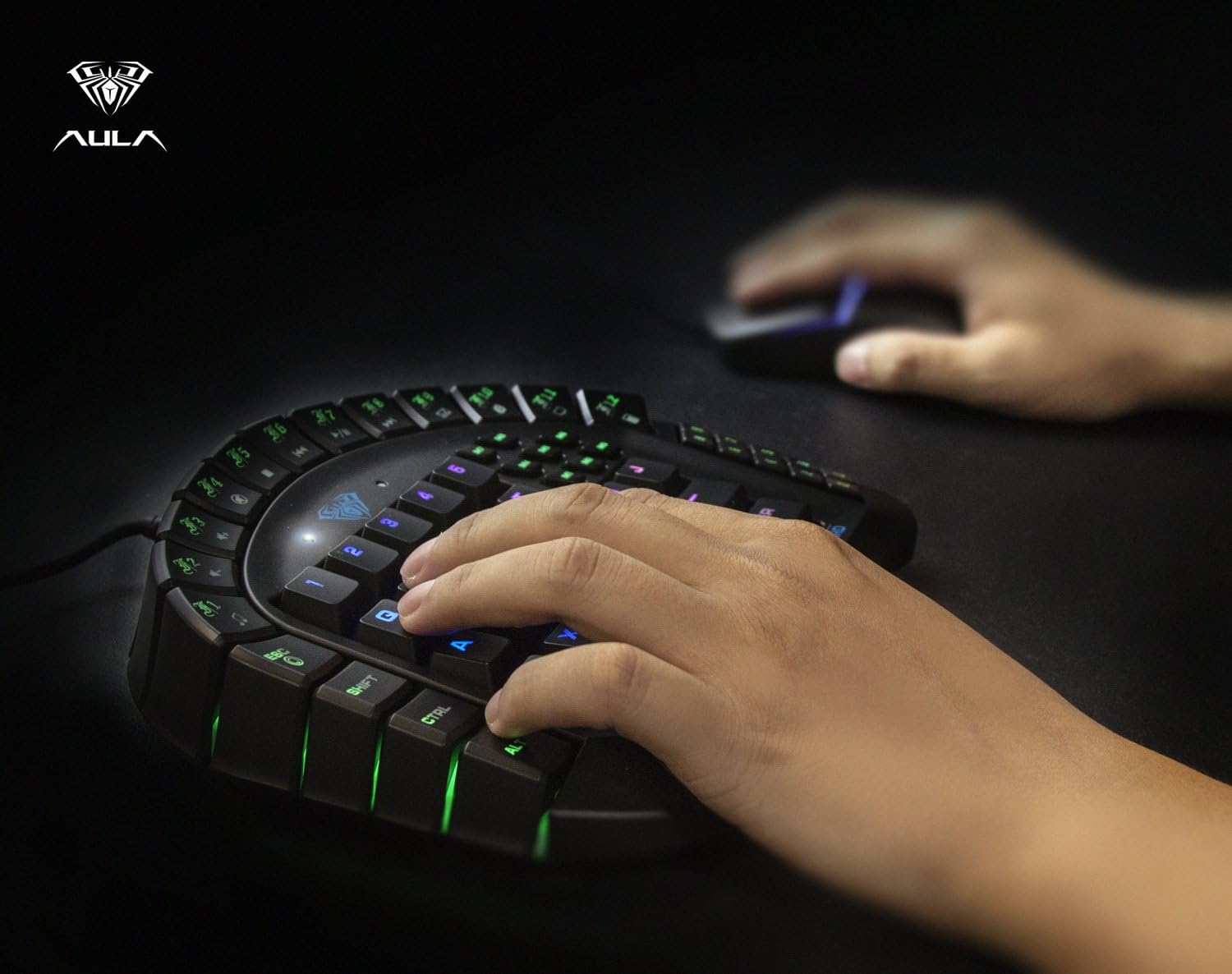 One Handed Mechanical Gaming Keyboard with Blue Switches and RGB Backlit G560111