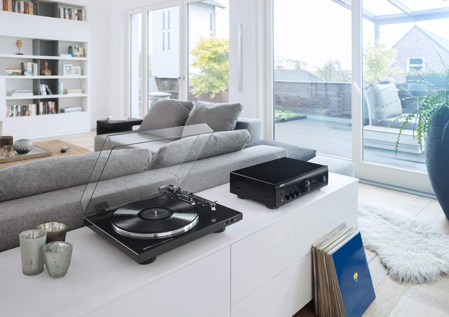 Fully Automatic Analog Turntable with Built-in Phono Equalizer P69414