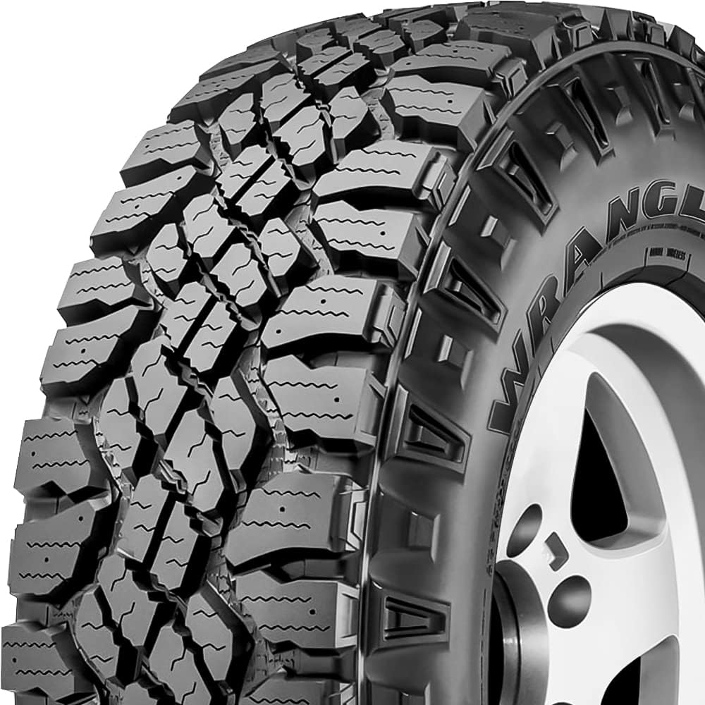 LT235/80R17 120Q Tire M526