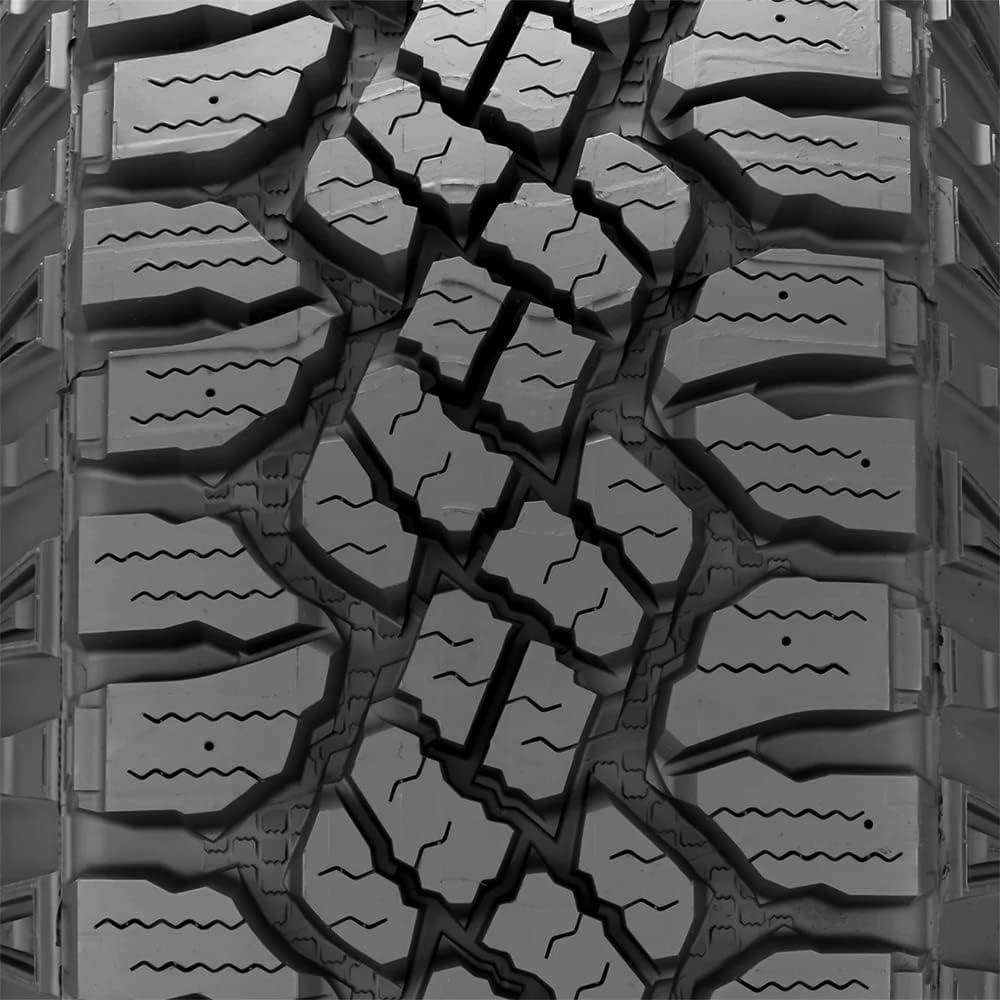 LT235/80R17 120Q Tire M526