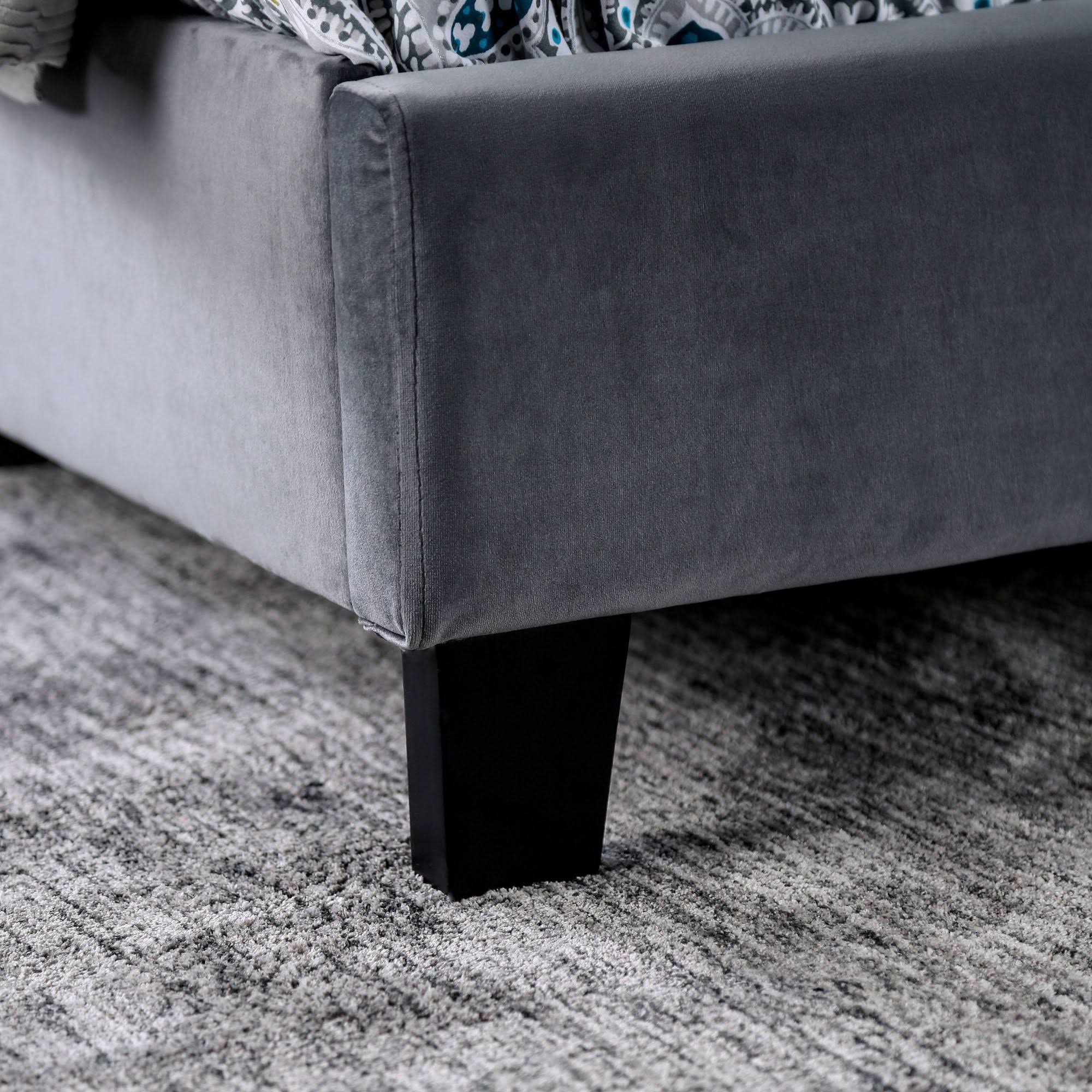 Queen Serena Tufted Upholstered Bed Gray L44938