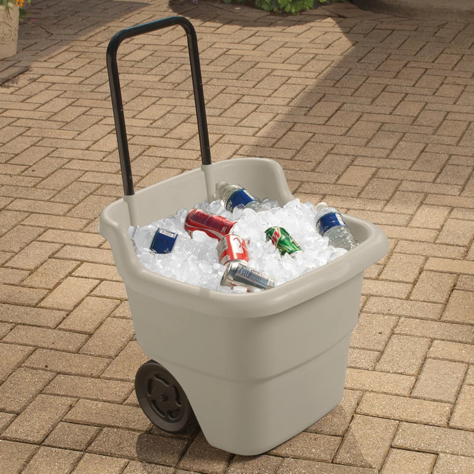 15 Gallon Resin Rolling Lawn Utility Cart O686