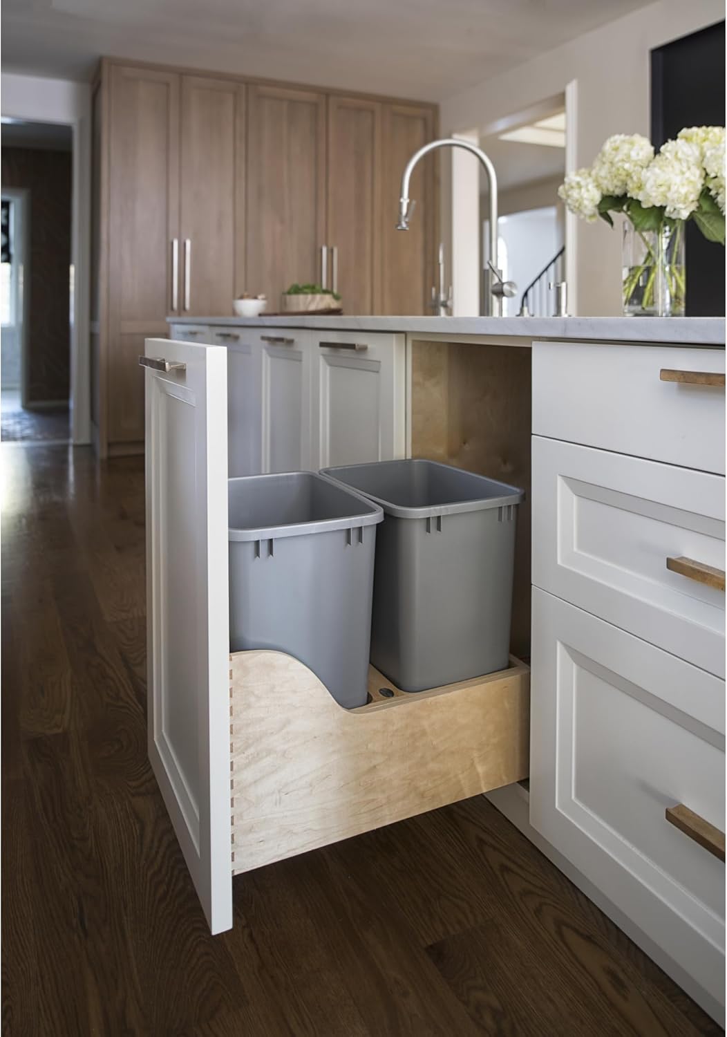 35 Qt 8.75 Gal Silver Pull Out Trash Can A201